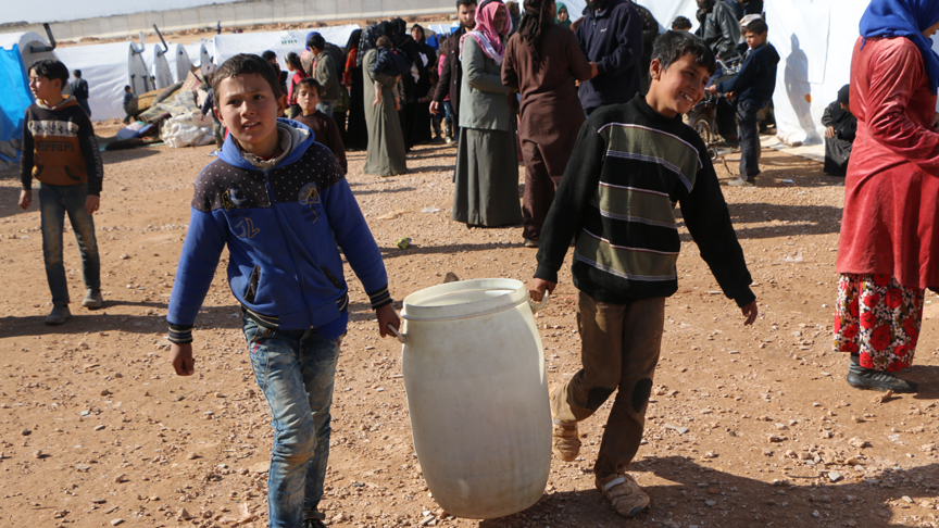 ‘Hama’dan göç eden 200 aile çadır kampına yerleştirildi’
