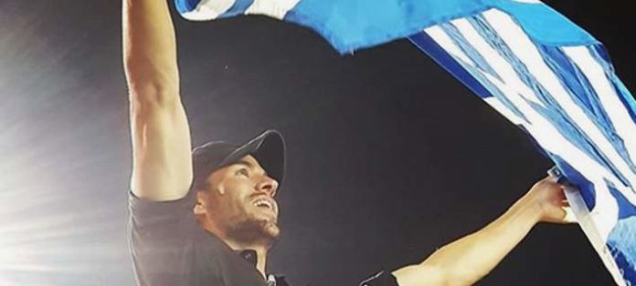 Latin Pop Kralı Enrique Iglesias, Yunanistan’daki Bayrağı Uçar