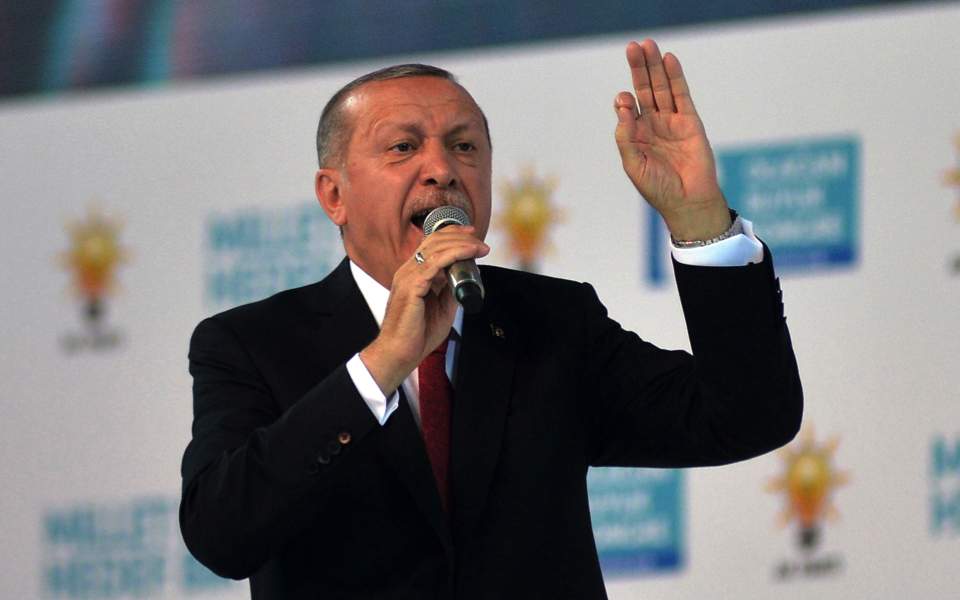 Erdoğan, Türkiye’nin ekonomik tehditlere karşı çıkacağını söyledi