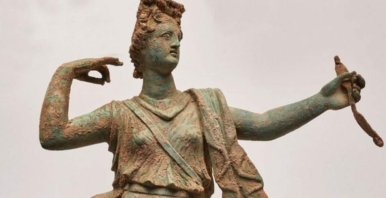 Antik Aptera’dan Hania müzesinde sergilenecek heykel çifti