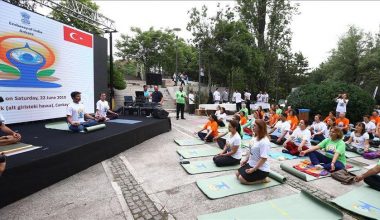 Hindistan’ın Türkiye’ye misyonu Uluslararası Yoga Günü’nü kutladı