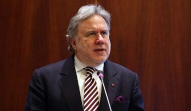 SYRIZA, Katrougalos’un Pazar günkü seçimlere katılmayacağını bildiren bir bildiri yayınladı