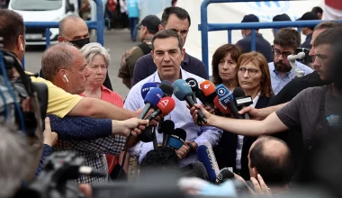 Tsipras, Sahil Güvenlik tarafından Kalamata’daki ölümcül göçmen gemisi enkazı hakkında bilgilendirildi