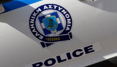 Batı Atina’da 15 yaşındaki engelli bir çocuk saldırıya uğradı