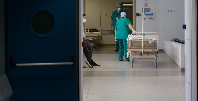 Hastaneler sedyelerin yatak olarak kullanımını ortadan kaldırmaya çalışıyor