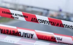 Batı Atina’daki Ilion’da su ana borusunun patlaması sokağı kapattı