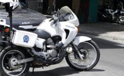 Yetkililer, Exarchia’da şüpheli sırt çantası nedeniyle güvenlik alarmı başlattı