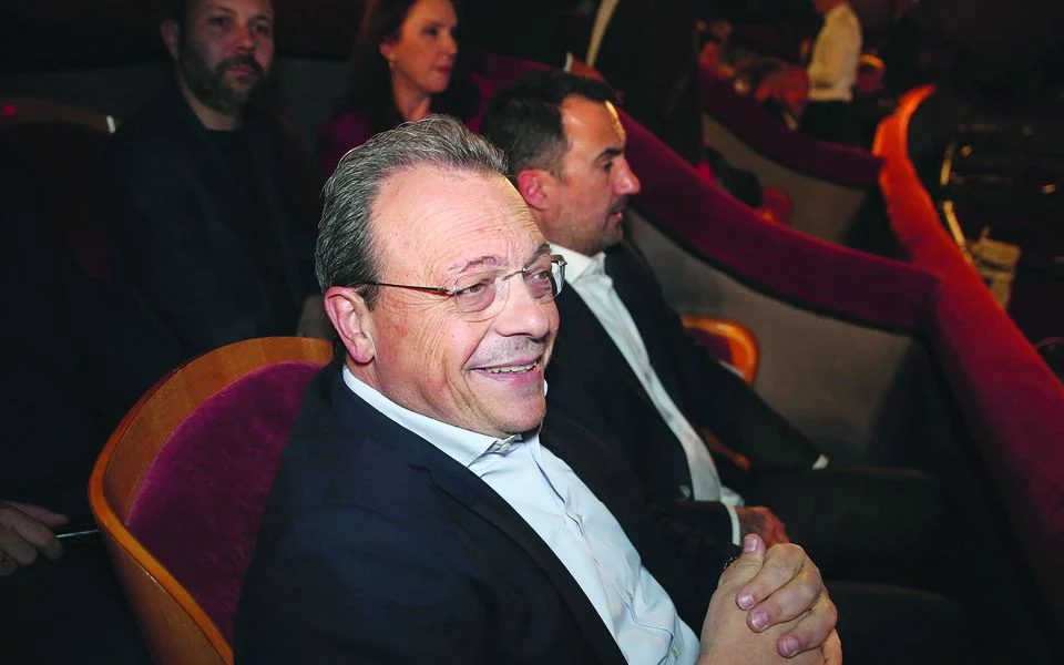 Tsipras’ın dönüşü Yunan solunu böldü