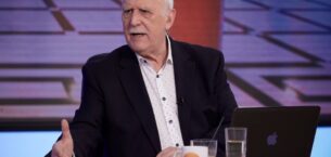Usta TV sunucusu Giorgos Papadakis’e saygı duruşunda bulunuldu