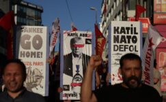 Sol grupların Türkiye’de NATO karşıtı protestolar düzenlemesi nedeniyle 100’den fazla kişi gözaltına alındı