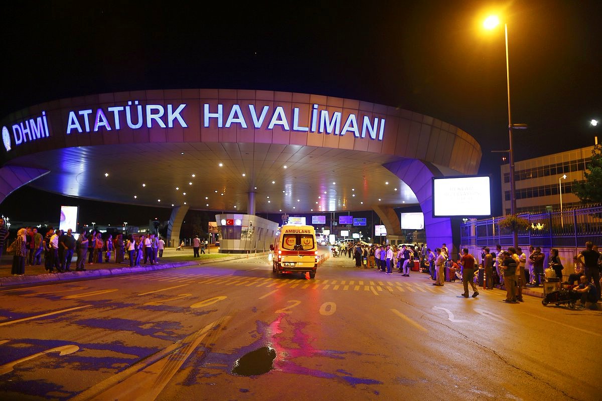 Atatürk Havalimanında Korkutan Bomba Paniği