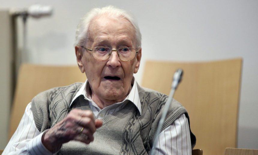 96 Yaşındaki Auschwitz Muhafızı Oskar Groening Merhamet İçin Yalvarıyor 96 Yaşındaki Auschwitz Muhafızı Oskar Groening Merhamet İçin Yalvarıyor