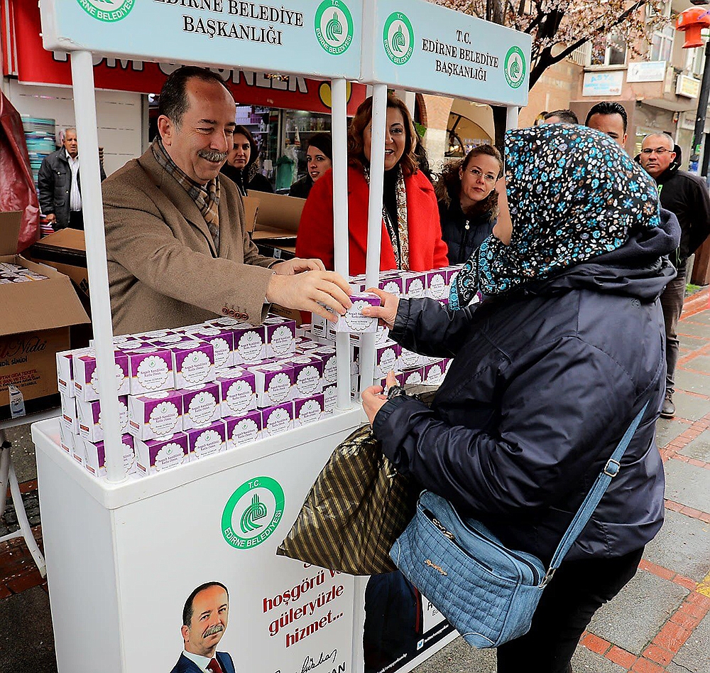 Başkanı Gürkan’dan Kandil Simidi İkramı