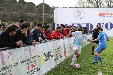 Sesi Görenler, İtalya’yı 8-1 mağlup etti