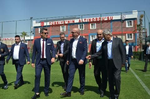Lucescu, Altınordu Diploma Töreni’ne katıldı