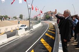 ÜÇGEN KÖPRÜLÜ KAVŞAKLARI TRAFİĞE AÇILDI