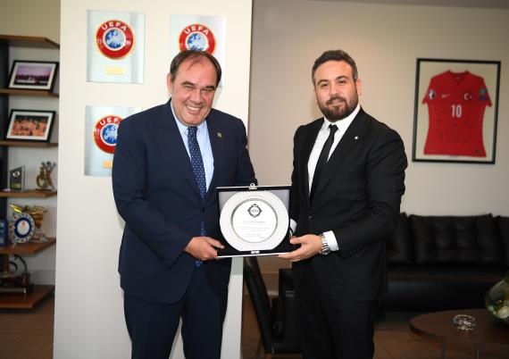Altay’dan Başkan Demirören’e ziyaret
