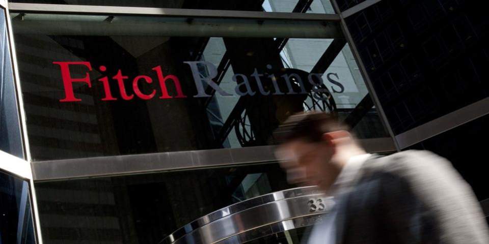 Fitch Yunanistan notunu ‘B’den’ BB’ye ‘yükseltiyor