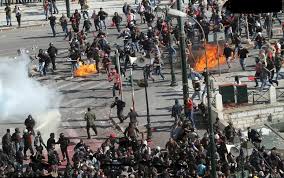 Atina’da yaralanmalar ve tutuklamalar devam ediyor