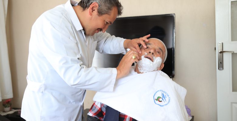 EVDE BERBER HİZMETİ YÜZLERİ GÜLDÜRÜYOR