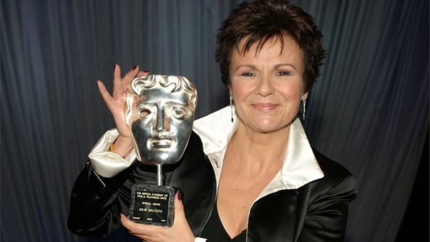 Dame Julie Walters bağırsak kanseri teşhisinin şokunu ortaya koyuyor