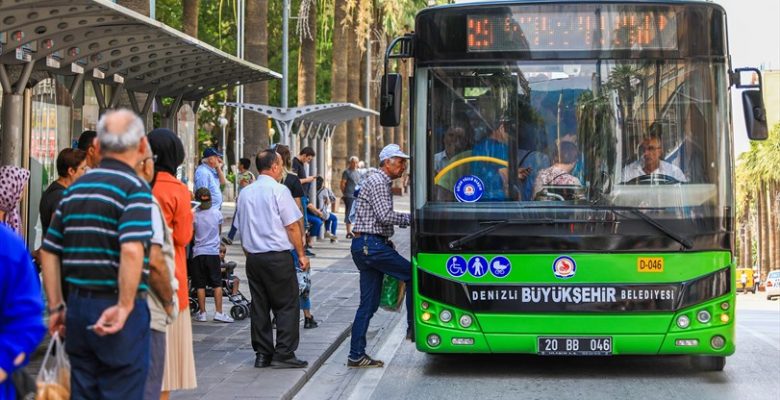 Denizli’de Eczacılar da belediye otobüslerinden ücretsiz yararlanacak