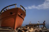 Yunan geleneksel ahşap tekne yapımcıları azalan bir zanaat