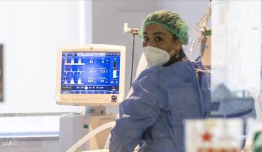 Türkiye 27.356 yeni koronavirüs vakası, 128 ölüm daha bildirdi