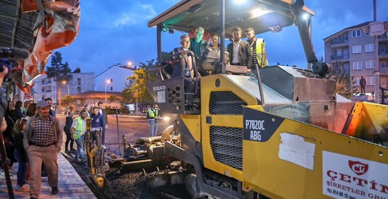 Başkan Zolan’dan Bozkurt’ta gece asfalt mesaisi