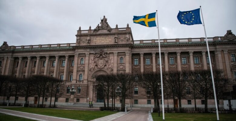 İsveç parlamentosu daha sert terörle mücadele yasasını kabul etti