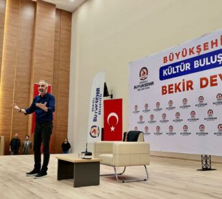 Bekir Develi’den afetzedelere moral konuşması