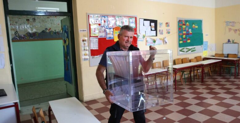 İstikrar ve Yunan siyasi partileri