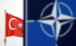 NATO Türkiye’ye İsveç’in üyeliğini onaylaması için baskı yapıyor
