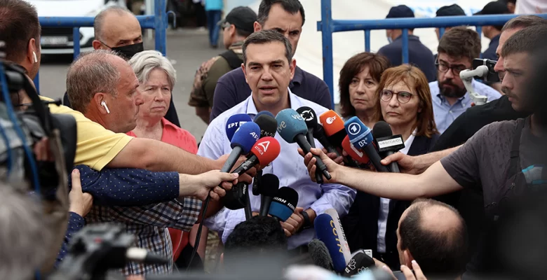 Tsipras, Sahil Güvenlik tarafından Kalamata’daki ölümcül göçmen gemisi enkazı hakkında bilgilendirildi