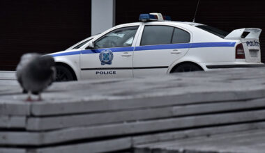 Polis taş yağmuruna tuttu Polis taş yağmuruna tuttu