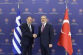 Türk ve Yunan dışişleri bakanları müzakereleri canlandırma ve ‘yeni yaklaşımlar’ arama konusunda anlaştı