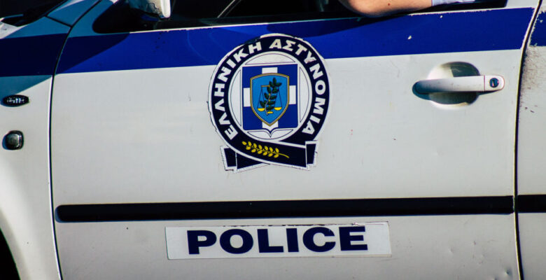 Atina’da isyancılarla polis arasında yaşanan şiddet olayında 16 yaşındaki kız çocuğu yaralandı