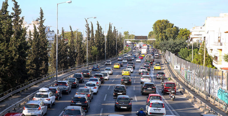 Küçük kazalar trafiği felç etti
