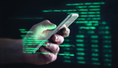 Dinlenen telefonların arkasındaki kişi hâlâ bir sır
