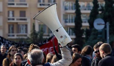 Atina merkezi İşçi Bayramı gösterileri nedeniyle kapatıldı