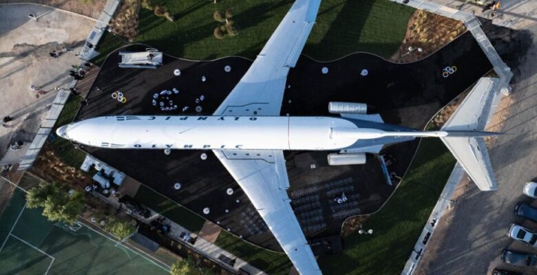 Olimpiyat Havayolları’ndan Boeing’in altın çağı Elliniko’da sergilendi