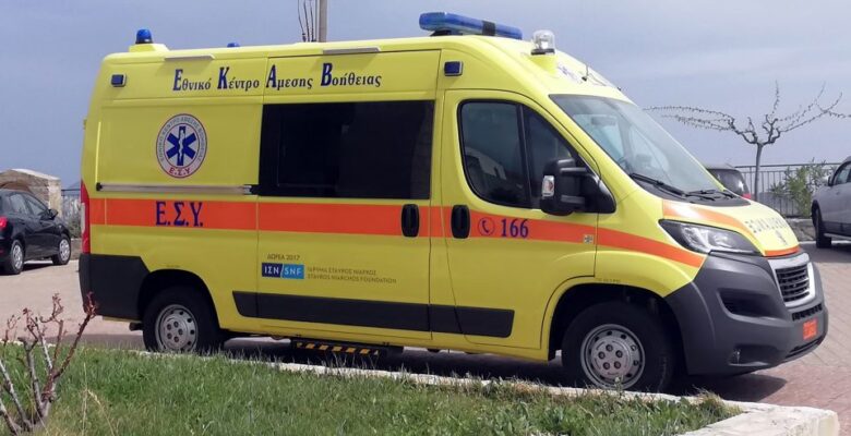 Ağacın altında kalan kişi ağır yaralandı