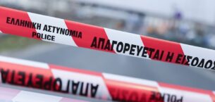 Batı Atina’daki Ilion’da su ana borusunun patlaması sokağı kapattı