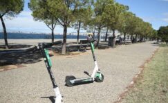 Selanik, e-scooter kaosuna karşı sert önlemler alıyor