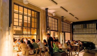 Ağustos ayında Atina’da nerede yemek yenir ve içilir?