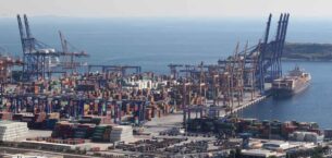 Atina, ABD-Çin rekabetinin ortasında kaldı Atina, ABD-Çin rekabetinin ortasında kaldı