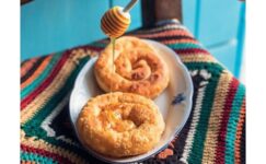 Girit’in ‘bükülmüş’ tatlı ve tuzlu sarikopites turtaları