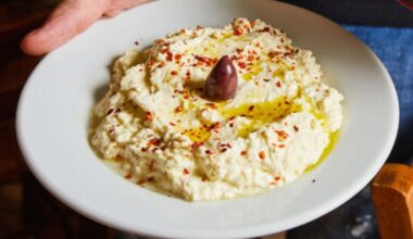 Acılı peynir ezmesi (tyrokafteri): Altı baharatlı tarif