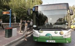 Atina’daki bir ulaşım şirketi şoför bulmakta zorlanıyor