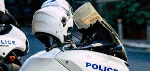 Atina’da 15 yaşındaki bir kıza yönelik saldırı iddiasıyla dört genç kız tutuklandı